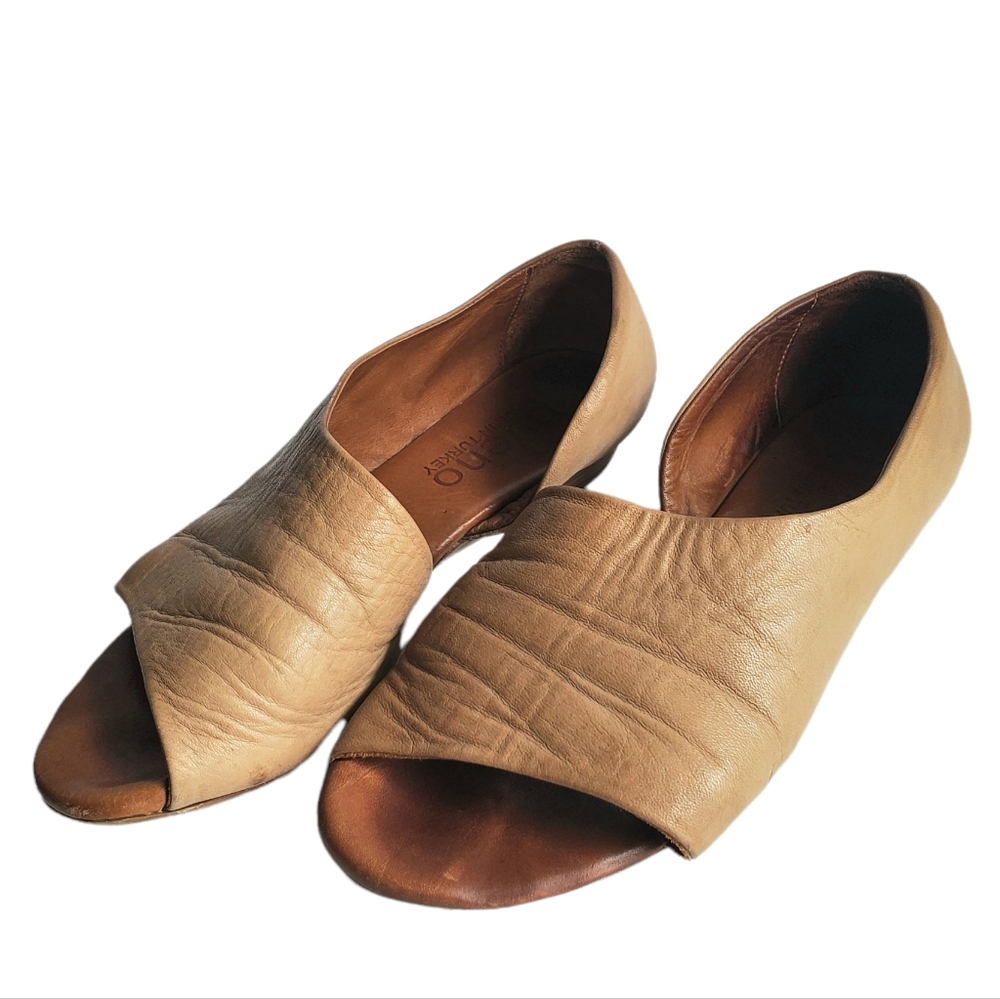 Bueno Sandals Tan Leather Slip On Open Toe Shoes Similar To Tanner Womens 36